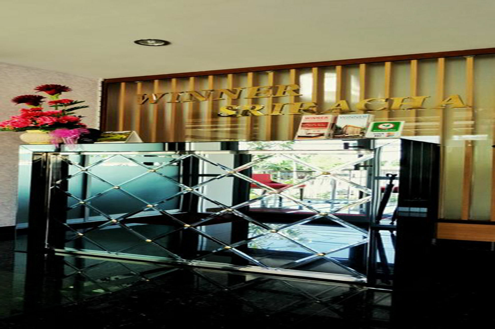 Winner Sriracha Serviced Apartment Si Racha Exterior photo