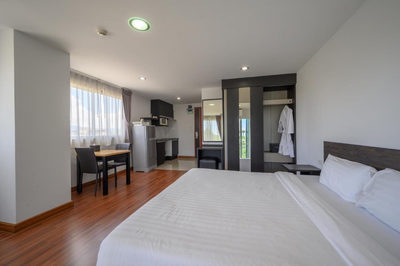 Winner Sriracha Serviced Apartment Si Racha Exterior photo